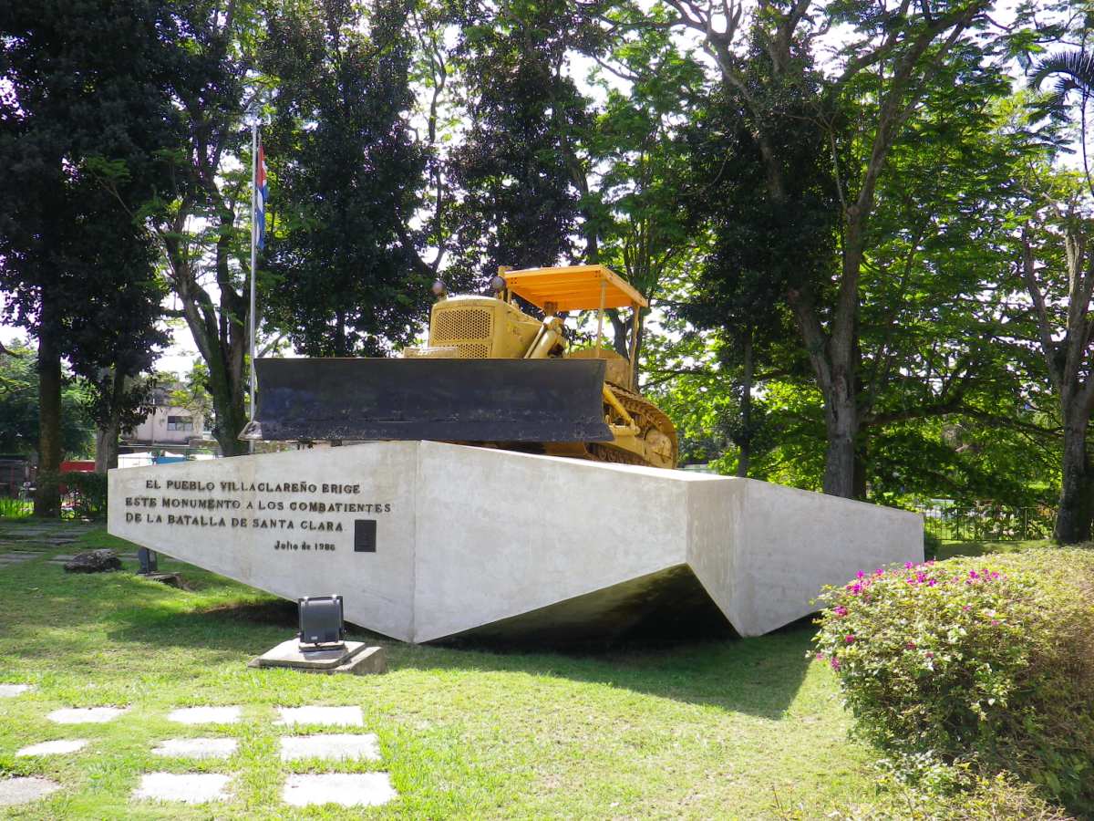 Monumento A Los Combatientes05.jpg